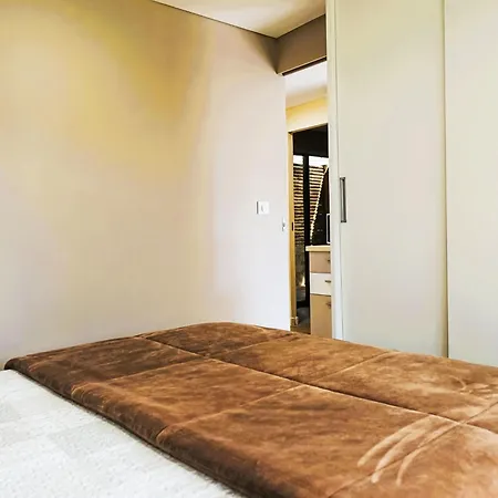 Dom wakacyjny Holiday Home Chalet Simple By Interhome